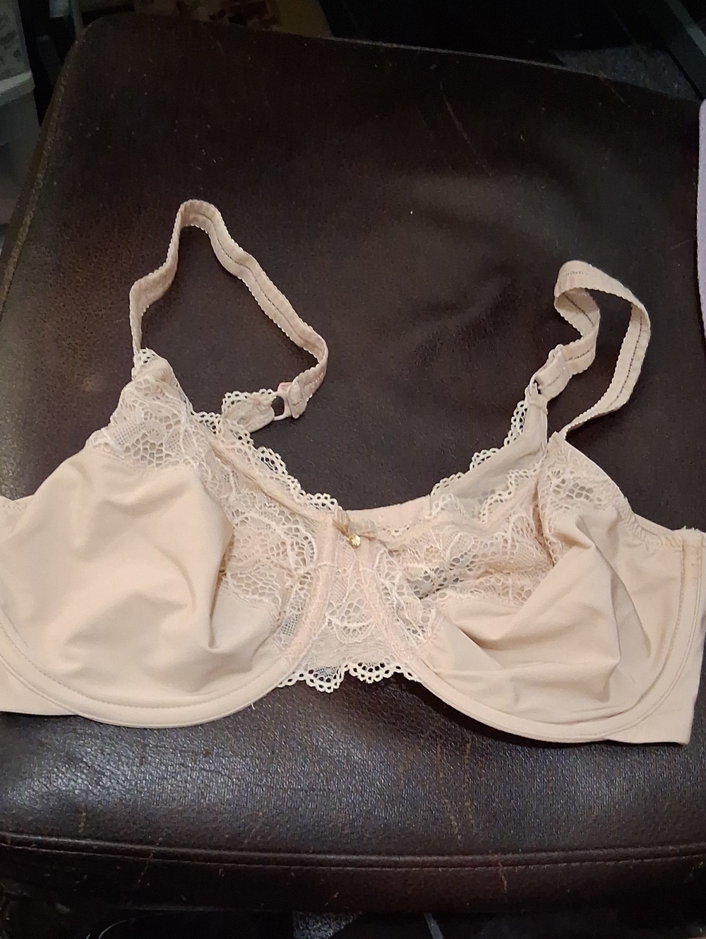 BALI 36DD Tan Lace Wired Padded Bra